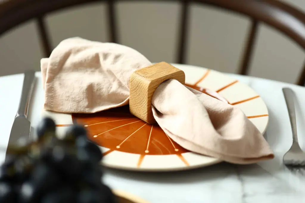 oak napkin holder (4).webp