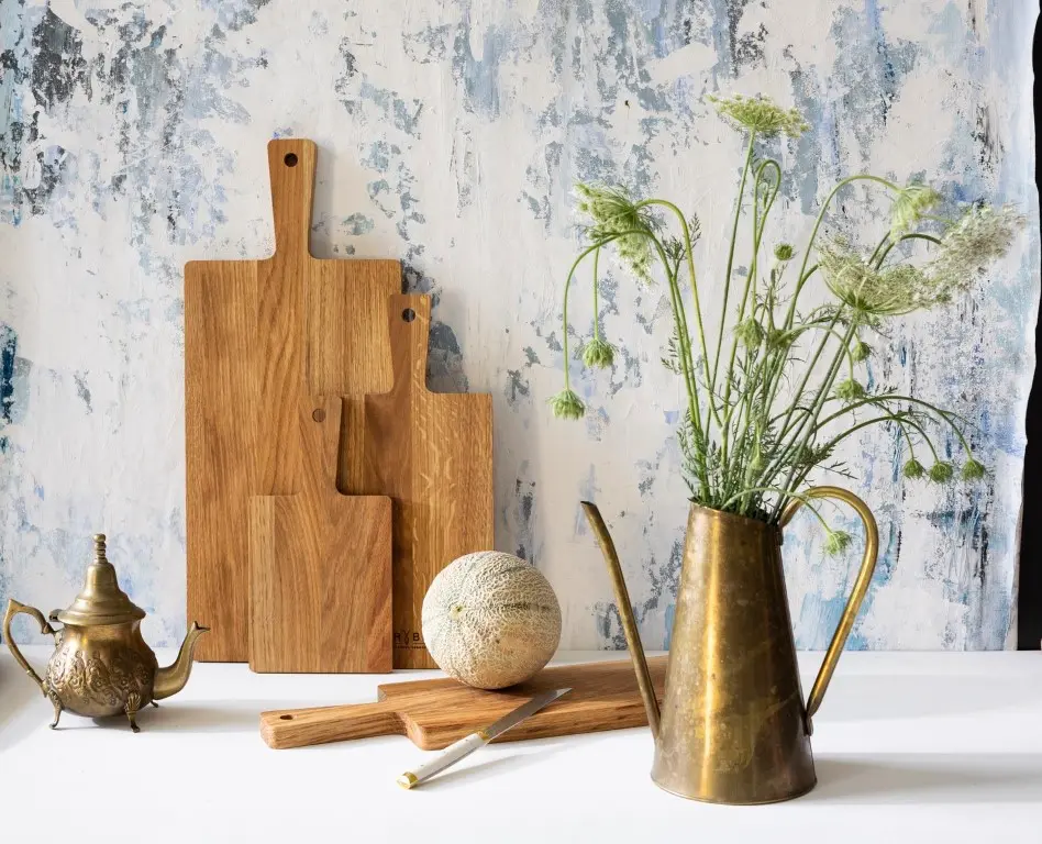 PL.00-20-01-00036-H drewniana deska do krojenia z raczką wooden Oak cutting boards with handle.webp