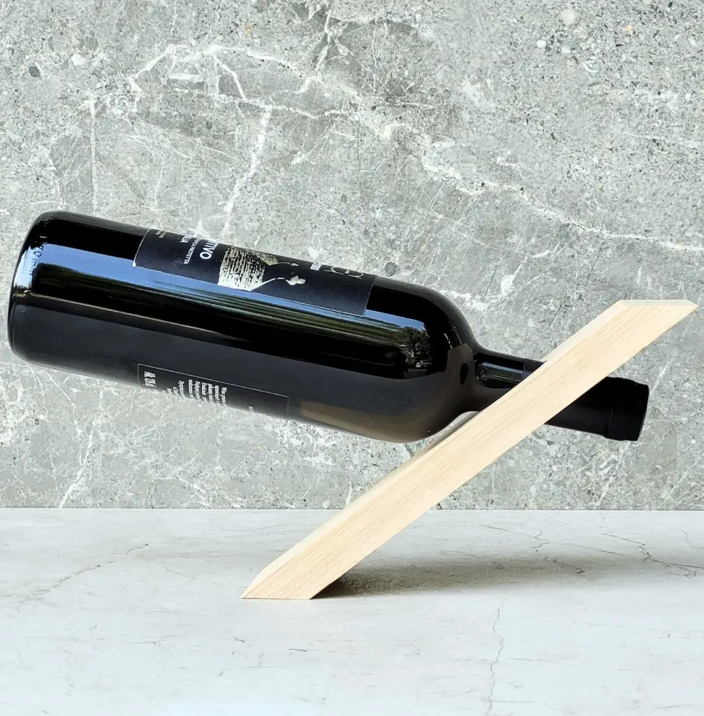 20-01-00303-S_3 drewniany stojak na wino balans dębowy wooden wine holder oak (3).webp