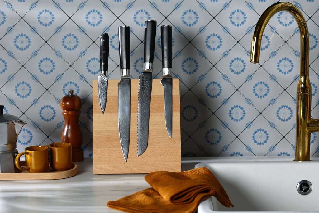 30-00-00617-H_2 drewniany stojak na noże magnetyczny bukowy wooden magnet knives holder beech.jpg