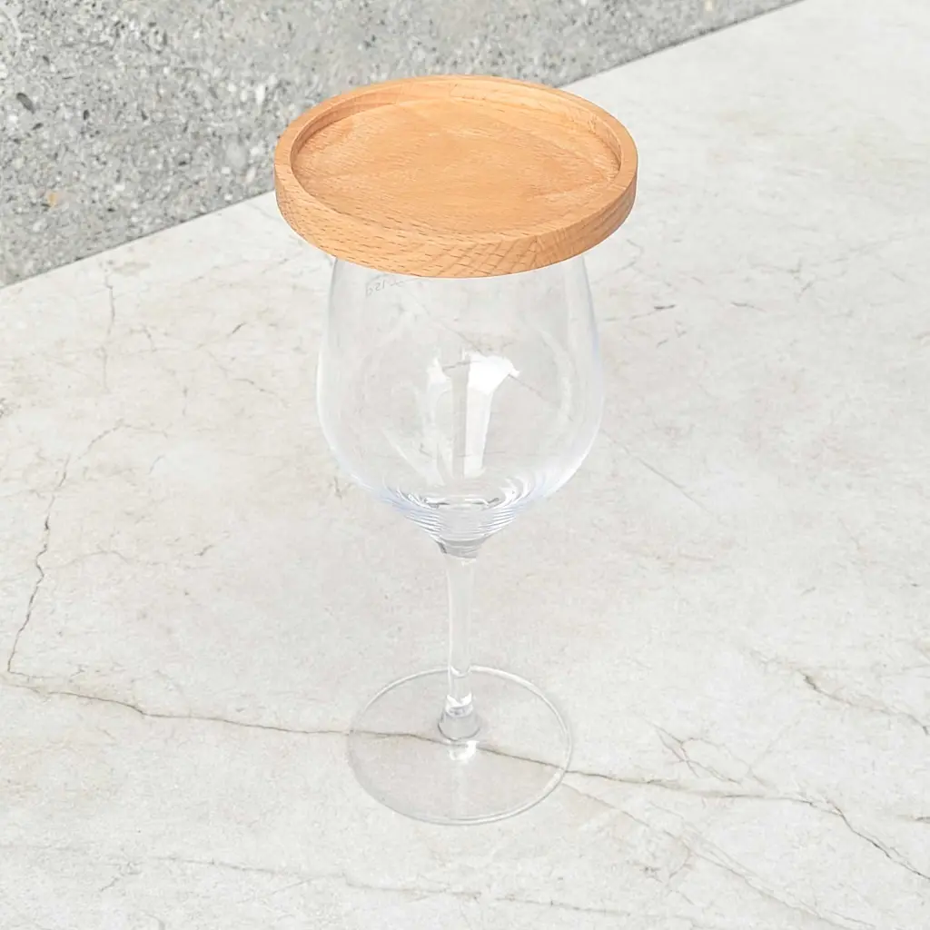 15-00-00831-O_1 drewniana nakładka na kieliszek bukowa wooden glass cover beech.webp