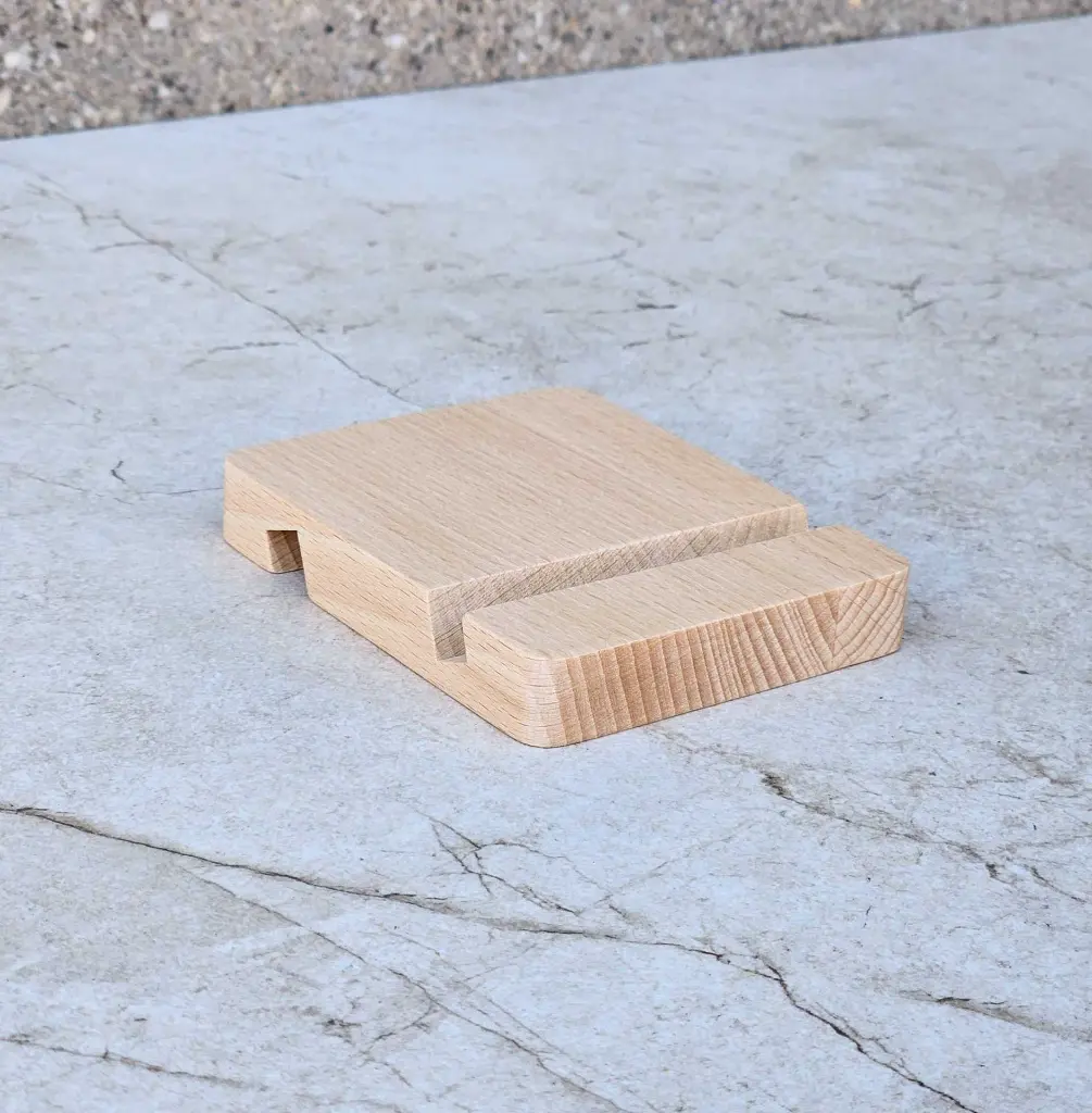 15-00-00823-S_1 drewniany stojak na telefon bukowy wooden mobile stand beech.webp