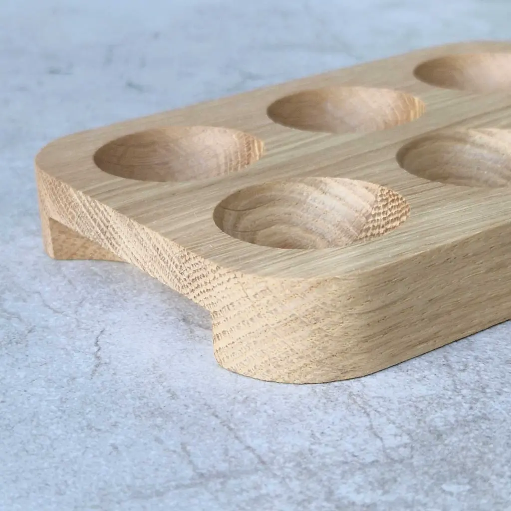 20-01-01035-H_3 drewniana tacka na jajka dębowa wooden tray for 6 eggs oak.webp