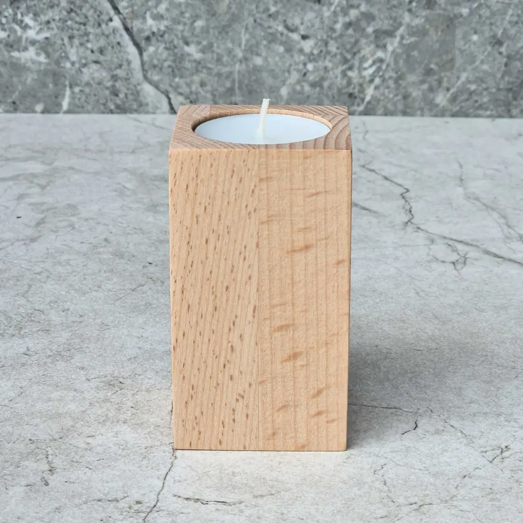 50-00-00902-02-S_2 drewniany świecznik na tealight bukowy wooden candle holder beech middle.webp