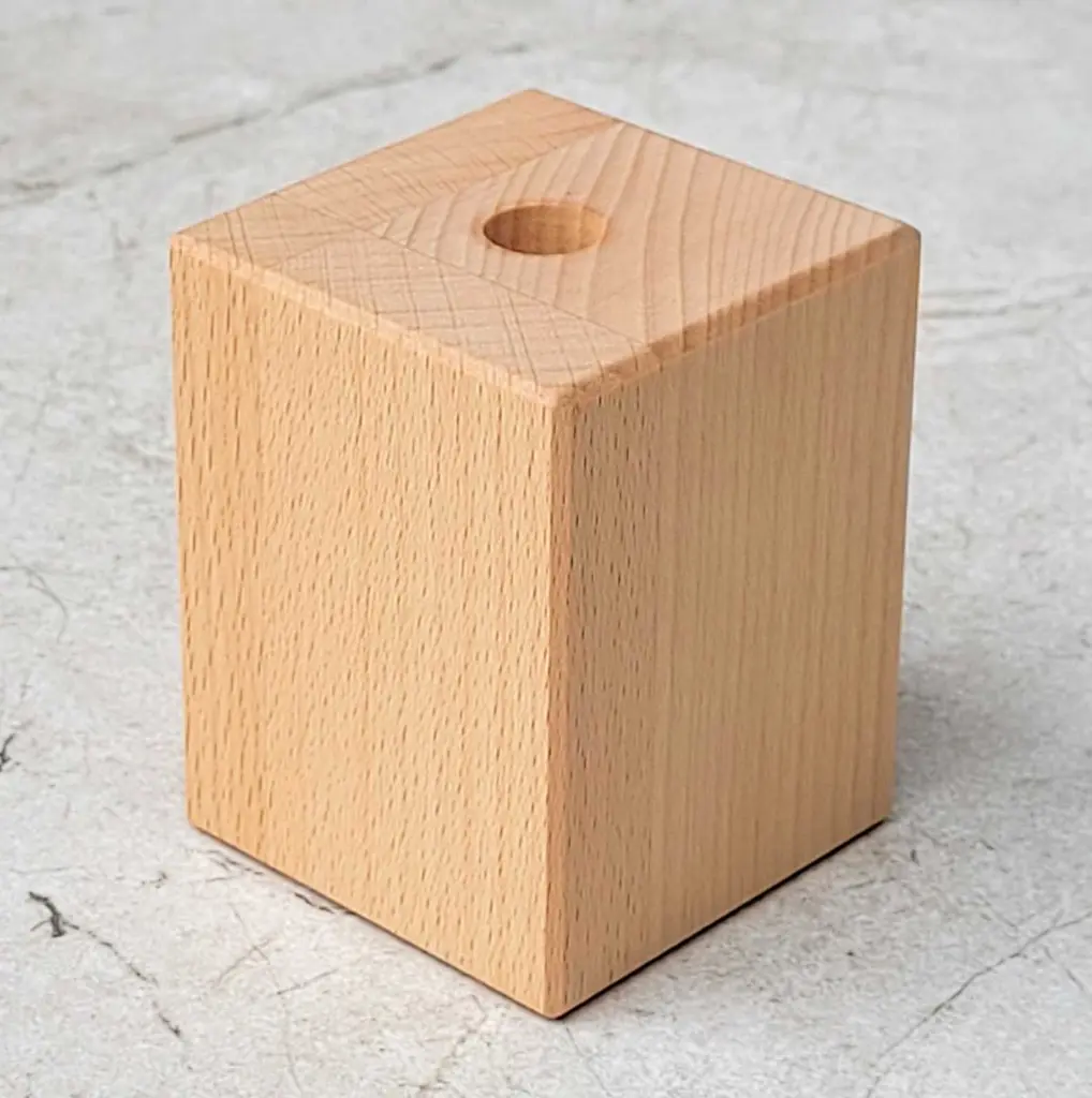 70-00-00975-L_2 drewniany wazon z probówką bukowy fazowane krawędzie wooden vase with tube beech slanted edges.webp