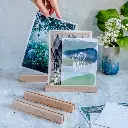 20-00-00313-S_1 drewniany stojak na wizytówki bukowy wooden postcard stand beech.webp