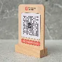 PL.00-20-00-01266-H drewniany ekspozytor z wkładką nadruk UV kod QR beech information display with insert UV print QR code (4).webp