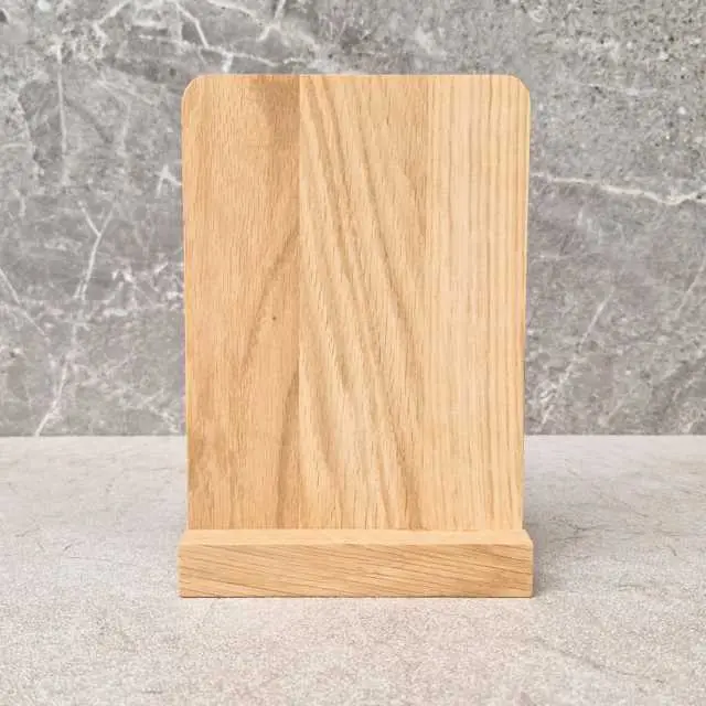 PL.00-20-01-01267-H drewniany ekspozytor z wkładką nadruk UV kod QR dębowy Oak information display with insert UV print QR code (22).webp