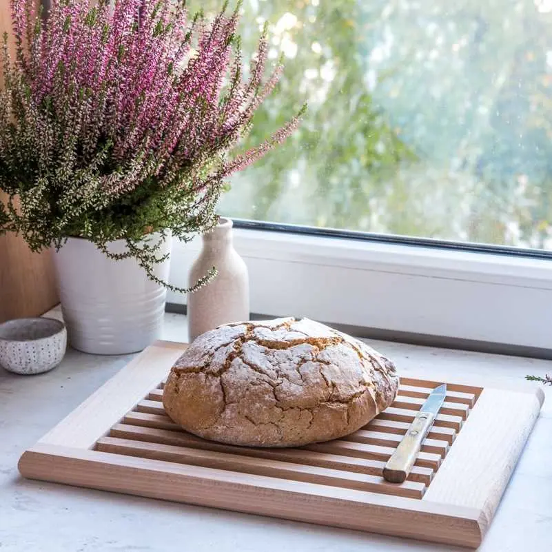 22-00-00323-O_3 drewniana deska do chleba z  bukowa wooden bread cutting board beech (4).webp