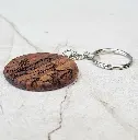 5-02-00793-L_1 drewniany brelok orzech amerykański grawer wooden keychain american walnut engraving.webp