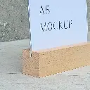 40-00-00832-H drewniana podstawka pod kartki, menu, wizytówki bukowa, wooden card stand beech.webp