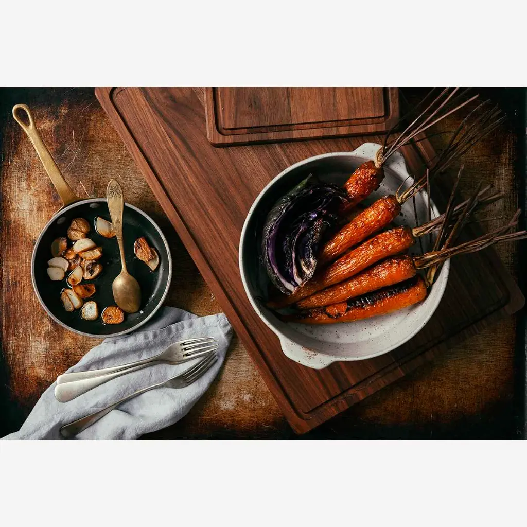 20-02-00032-H_1  drewniana deska do krojenia z rowkiem orzech amerykański wooden cutting board with groove american walnut.webp