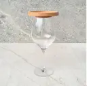Bukowa pokrywka na lampkę do wina z miejscem na przekąski 90x15mm
