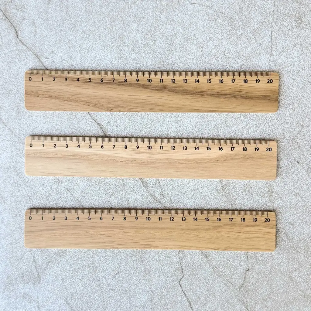 Linijka dębowa 20cm 