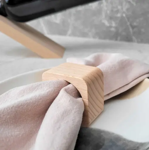 [BK30-00890-S-040653] Beech napkin holder square 50x50x30mm